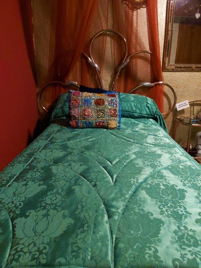 Alicante Room And Gayfriendly ภายนอก รูปภาพ